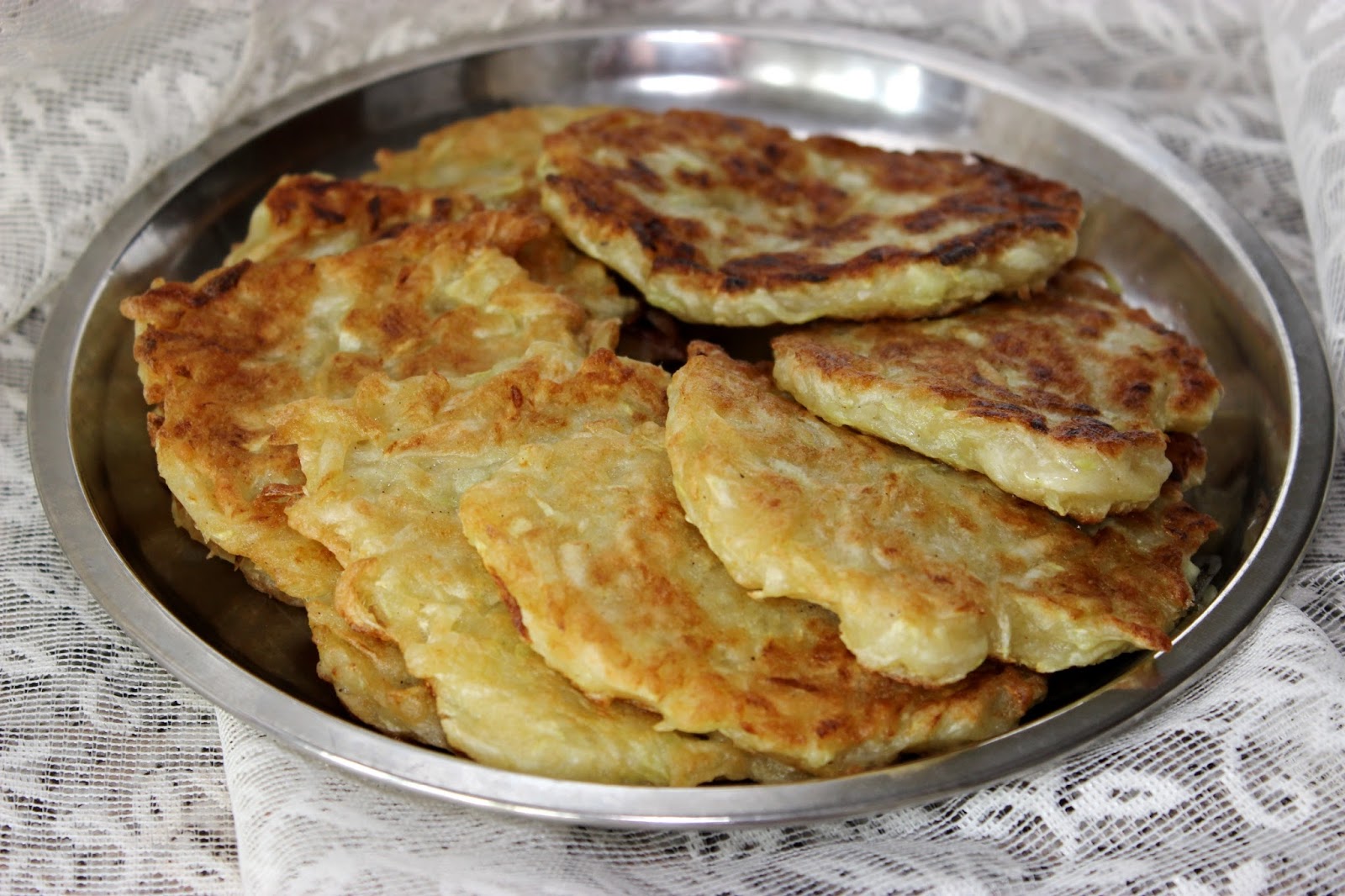 Кабачковые оладьи с рыбой